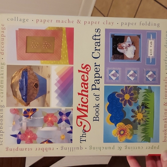 The Michaels Book of Paper Crafts - Picture 1 of 3
